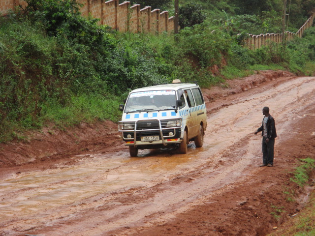 patricia campos caminar como medio transporte uganda accidente taxi