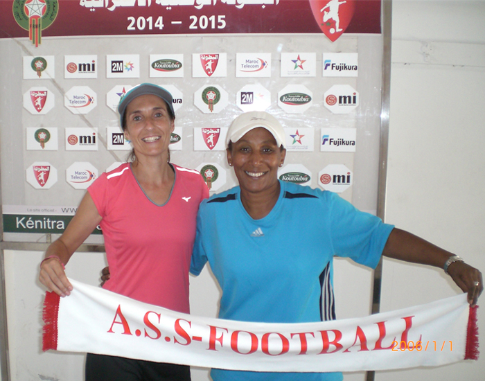 patricia campos con entrenadora futbol equipo ass Marruecos patricia campos futbol con velo sin velo entrenadora